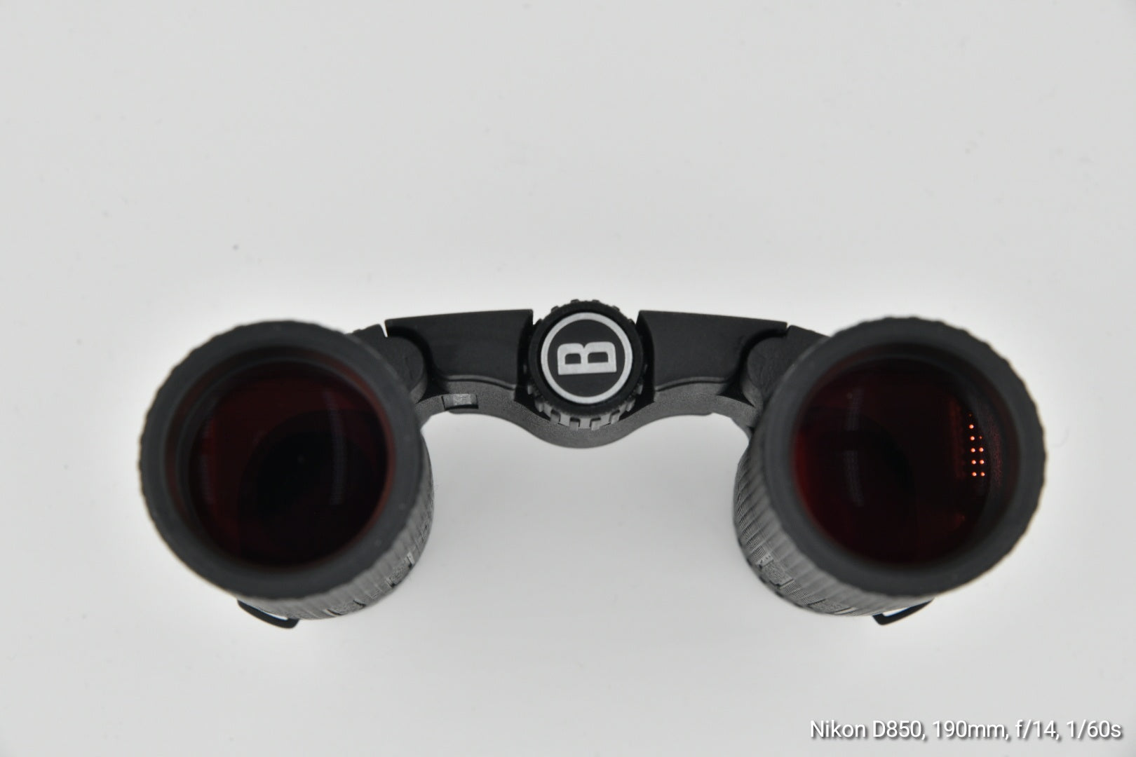 Binoclu Bushnell Nitro 10x25 