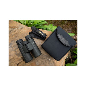 Binoclu Nikon Prostaff P7 10x30 